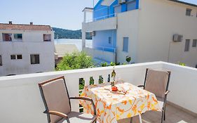 Hana Home - Apartments Tisno